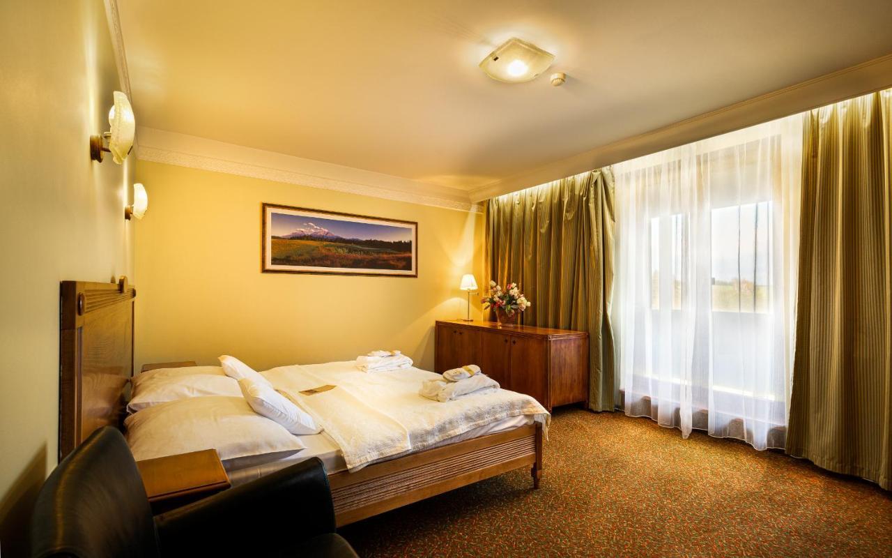 Hotel International Vel'ka Lomnica Eksteriør billede