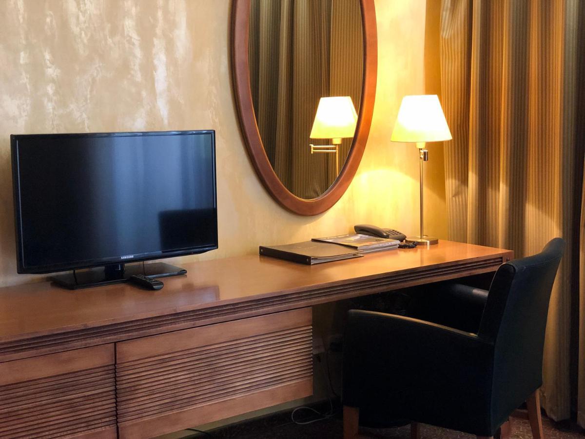 Hotel International Vel'ka Lomnica Eksteriør billede